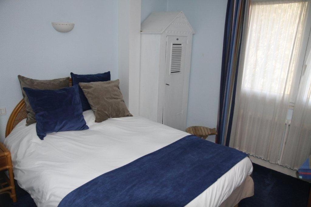 Hotel Le Suroit Perros-Guirec Eksteriør billede